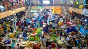 Harga Lebaran Bikin Melongo! Fenomena Pasar Babelan Diserbu Warga Meski Harga Meroket