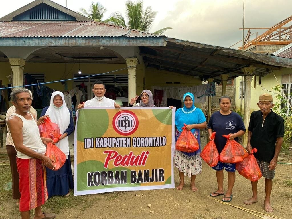 Banjir Gorontalo Mencekam: Dokter Turun Tangan! IDI Kabgor Hadir Bawa Harapan