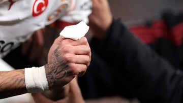 Mengejutkan! Bintang Anfield Jadi Korban ‘Horor’ Papan Iklan, UEFA Angkat Bicara!