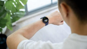 Akhirnya! Garmin Bikin Hidup Makin Sat Set: Balas WhatsApp Cukup Dari Jam Tangan!