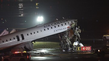 HOROR Bandara New York! Pesawat Air Canada Tabrak Damkar, Pilot Tewas Mengenaskan!