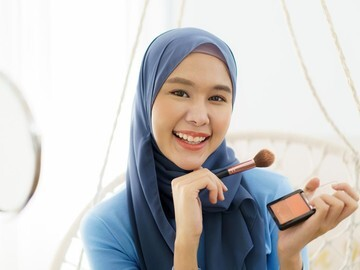THR Cair! Ini 10 Makeup Lokal Ajaib yang Wajib Kamu Beli untuk Lebaran Glow-Up!