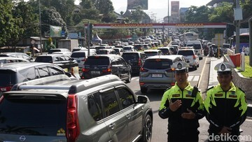 TERBONGKAR! Strategi Jitu Pemkab Bogor Atasi Macet Puncak yang Bikin Pusing Tujuh Keliling!