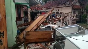 Ciamis Luluh Lantak Dihantam Badai! Puluhan Rumah Hancur, Ratusan Warga Terdampak!
