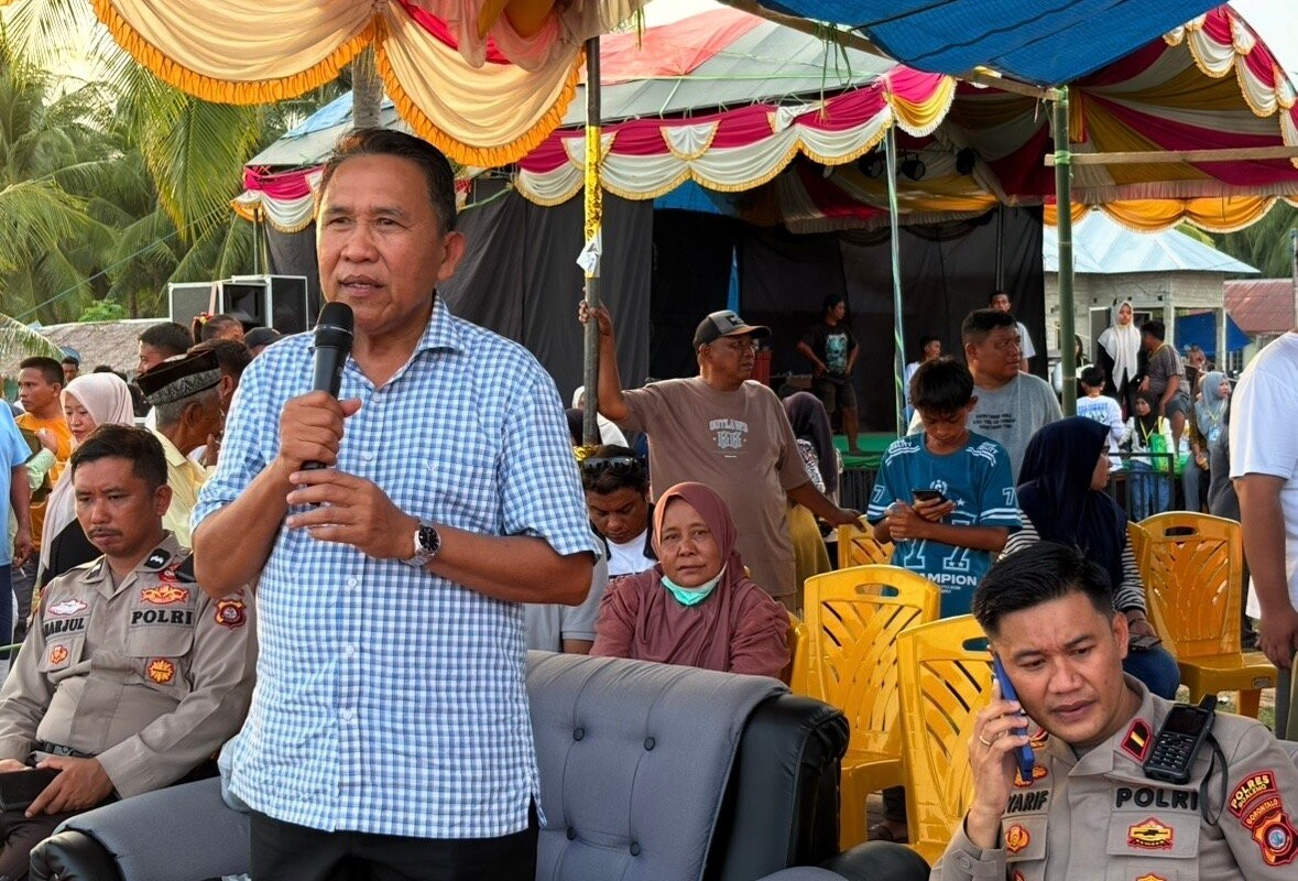 Gelombang Semangat! Anas Jusuf Sukses Tutup Lomba Perahu Lebaran Ketupat di Tapadaa, UMKM Boalemo Siap Merajai Ekonomi Lokal!