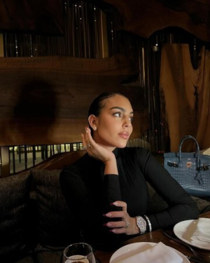TERBONGKAR! 8 Jam Tangan Georgina Rodriguez: Harganya Senilai Istana Mewah!