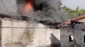 NERAKA API DI PABRIK HELM BOGOR! Tiner Meledak, Petugas Berjibaku Padamkan Titik Panas Mematikan