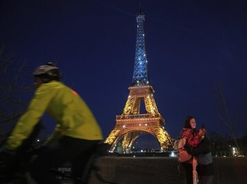 Rebutan Gila! Potongan Sejarah Menara Eiffel Siap Dilelang, Harganya Bikin Melongo!