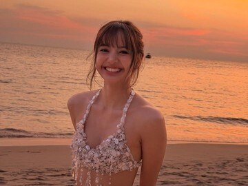 Terkuak! Lisa BLACKPINK Bak Putri Duyung di Ultah ke-29: Pesonanya Bikin Dunia Heboh!