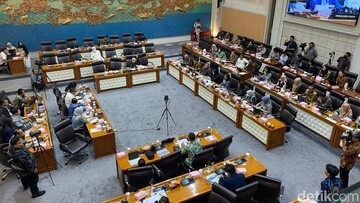 Gawat! Konflik Timur Tengah Hantui Pariwisata RI, DPR Tuntut Kemenparekraf Bertindak Cepat!