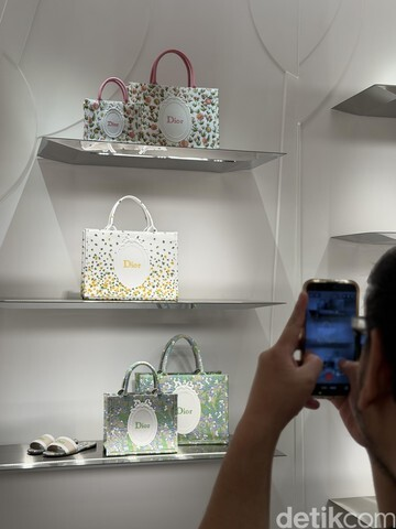 Terbongkar! Koleksi Rahasia Dior SS26 Jonathan Anderson, Intip Detail Eksklusifnya!