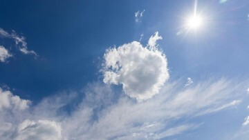 April Harusnya Kemarau, Jakarta Malah Diguyur Hujan Ekstrem! BMKG Ungkap Fakta Mengejutkan!