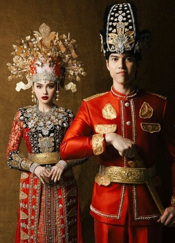 Bikin Pangling! Intip Pesona Syifa Hadju & El Rumi dalam Balutan Adat Gorontalo Memukau!