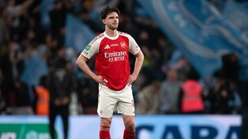 GELANDANG JANGKAR KEMBALI! Arsenal Siap Hadapi Laga Krusial dengan Declan Rice!