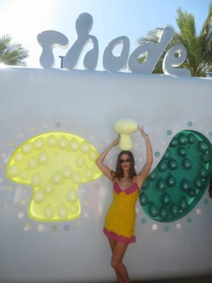 Bocor! Gaya Hailey Bieber di Coachella 2026: Chic Maksimal Jelang Justin Bieber Comeback!