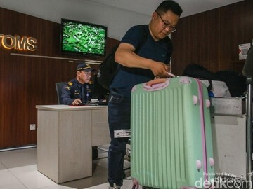 Aturan Bea Cukai 2026 Terbaru: TERUNGKAP Tips Lolos Tanpa Pajak & Denda!