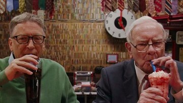 Terungkap! Miliarder Kelas Dunia Pakai Kupon McD? Kisah Tak Terduga Bill Gates & Warren Buffett!