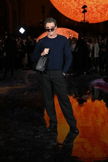 RESMI! Pedro Pascal Gabung Chanel: Ini Alasan Aktor Hollywood Jadi Duta Paling Dicari!