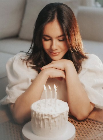 TERBONGKAR! Wulan Guritno 45 Tahun Bak ABG: Bukan Cuma Oplas, Ini Rahasia Awet Mudanya!