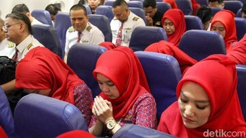 Misi Haji Penuh Tantangan: Strategi Awak Kabin Lion Air di Tengah Konflik Timur Tengah!