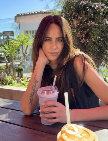 Terbongkar! Kisah DJ Cantik yang Dikira Anak Rahasia Melania Trump: Fakta atau Fiksi?