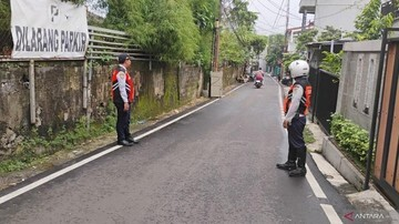 Lurah Dicopot, PPSU Kena Sanksi: Balasan Foto AI di JAKI Berujung Malapetaka!