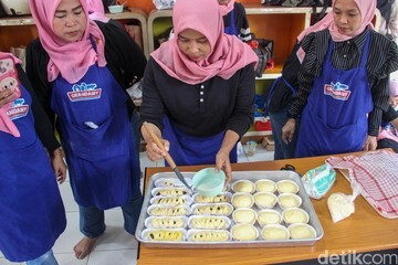 Dari Dapur Rumah ke Omset Jutaan: Kisah Inspiratif Warga Pasar Minggu Jadi Juragan Kue!