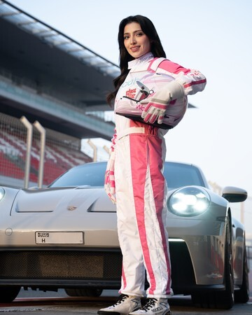 TERKUAK! Wardah Gandeng Pembalap Arab Amna Al Qubaisi: Rahasia Ketangguhan Hingga Garis Finis!