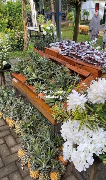 Pasti Viral! Pernikahan Gen Z di Malang Suguhkan Pasar Buah, Tamu Bebas Pilih Souvenir Anti-Mainstream!