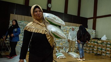TERBONGKAR! Strategi Pamungkas Pemerintah Jaga Perut Rakyat: Stok Beras Melimpah, Bantuan Mengalir!