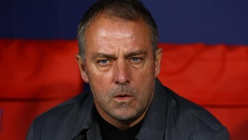 Alarm Flick: Misi Juara UCL Barca Terancam ‘Kebodohan’ Transfer!