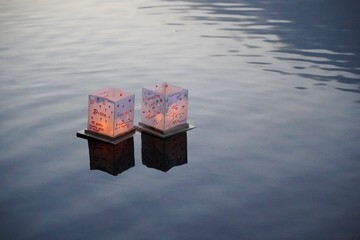 Misteri Cahaya Xochimilco Terungkap: Ribuan Lentera Pembawa Harapan yang Memukau!