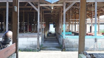 MIRIS! Cagar Budaya Bersejarah Surabaya Kini Jadi Pasar Buah Kumuh Tak Terurus!