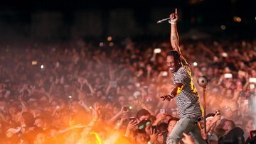 MELEBIHI EKSPEKTASI! Dari Gurun hingga Benteng Kuno: 10 Festival Musik Dunia yang Tak Boleh Kamu Lewatkan!