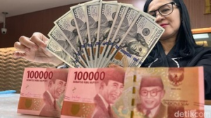 GEGER! Rupiah Anjlok Tembus Rp17.300: Dompetmu Terancam? Ini Dampak & Siasatnya!
