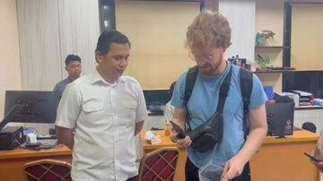 KARMA INSTAN! Penjambret Turis Jerman Tak Berkutik, Berkat Medsos!