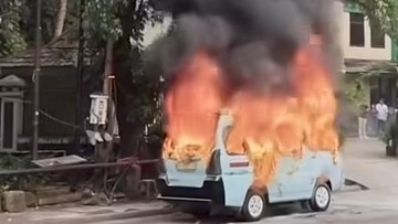 Tanah Abang Membara! Cuma Gara-gara Antrean, Sopir Angkot Tega Bakar Rekan!
