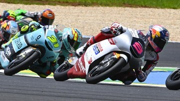 Heboh! Veda Ega Guncang Moto3 Spanyol 2026: Lompatan 11 Posisi Penuh Drama!