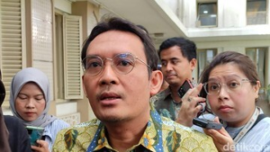 TERUNGKAP! Sekjen ESDM Jadi Komisaris PLN: Sinyal Transformasi Energi Makin Kuat?