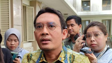 TERUNGKAP! Sekjen ESDM Jadi Komisaris PLN: Sinyal Transformasi Energi Makin Kuat?